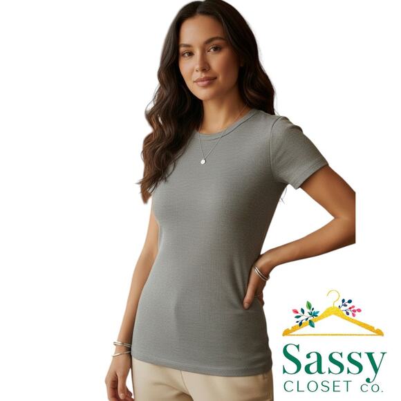 J. Crew Tops - J. Crew Gray Fitted Cotton Tee Crew Neck Women’s M EUC